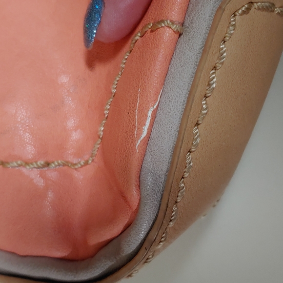 Shiraleah Chicago Leather Crossbody Bag - Picture 16 of 17